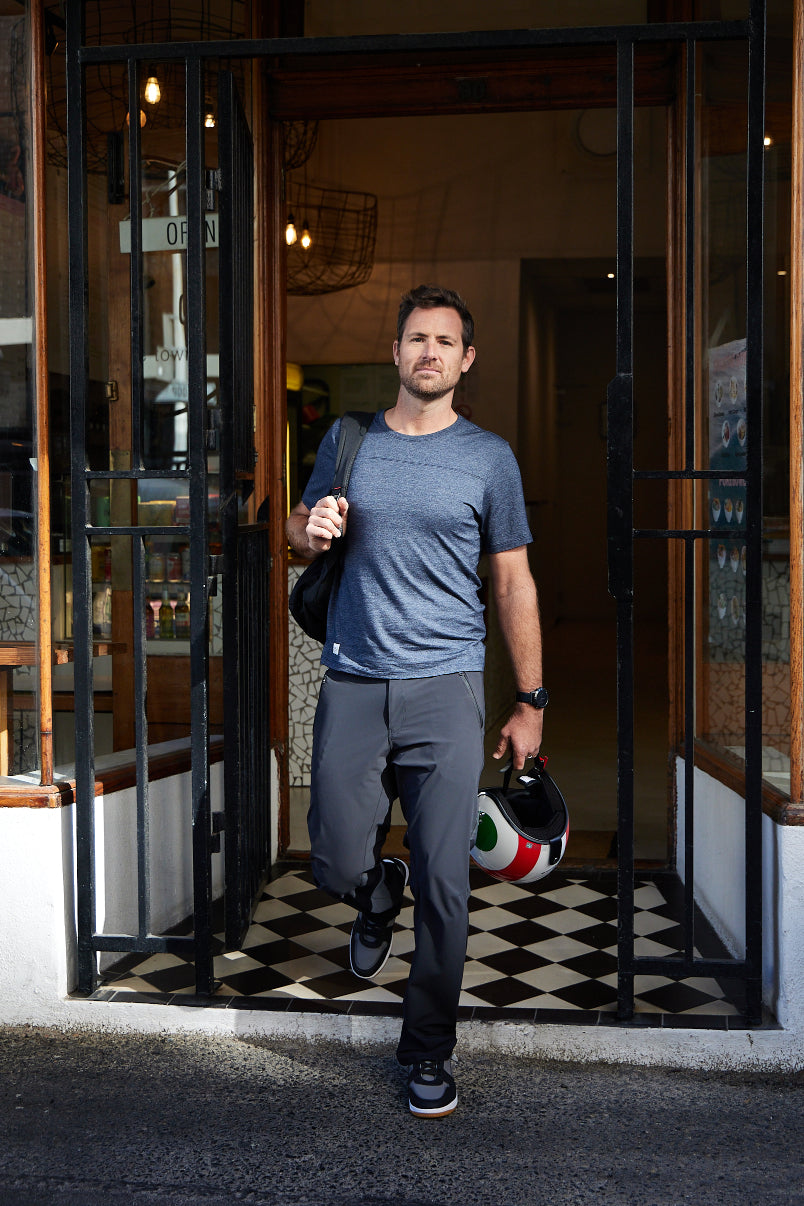 Commuting pants The Once T-shirt city living Maru Clothing